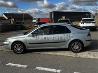 Usado Renault Laguna II Dynamique 136 CV (100 kW) 2003 Gris / plata Berlina
