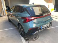 Usado Hyundai i20 100 HP (73 kW) 2025 Verde Citadino