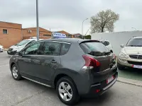 Usado Peugeot 3008 Allure 156 CV (114 kW) 2014 Gris / plata Familiar