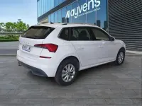 Usado Skoda Kamiq Ambition 110 CV (80 kW) 2022 Blanco SUV