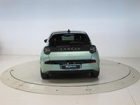 Usado Lancia Ypsilon 114 kW (156 CV) 2024 Pintura designo platino Utilitario