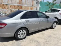 Usado Mercedes C220 Elegance 150 CV (110 kW) 2008 Gris / plata Berlina