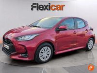 Usado Toyota Yaris Hybrid Active 116 CV (85 kW) 2023 Rojo
