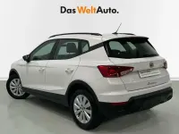 Usado Seat Arona Style Plus 110 CV (80 kW) 2022 Blanco SUV