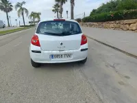 Usado Renault Clio II Authentique 70 CV (51 kW) 2007 Blanco Berlina