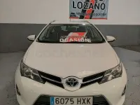 Usado Toyota Auris Hybrid Active 136 CV (100 kW) 2014 Blanco Familiar