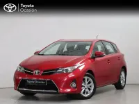 Usado Toyota Auris Active 132 CV (97 kW) 2015 Rojo Berlina