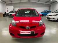 Usado Toyota Aygo Style 68 CV (50 kW) 2010 Rojo Utilitario