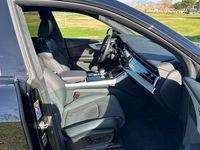 Usado Audi Q8 S-Line 490 CV (360 kW) 2024 Negro SUV