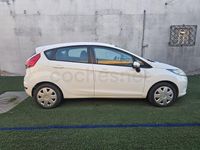 Usado Ford Fiesta Ghia 68 CV (50 kW) 2009 Blanco Utilitario