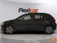 Usado Hyundai i20 100 CV (73 kW) 2024 Negro Utilitario