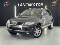 Usado VW Touareg 240 CV (176 kW) 2008 Gris / plata SUV