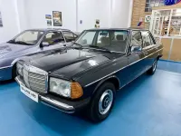 Usado Mercedes 300 1981 Negro Berlina