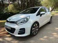 Usado Kia Rio 84 CV (61 kW) 2017 Blanco Berlina