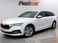 Usado Skoda Octavia Ambition 115 CV (84 kW) 2023 Blanco Familiar
