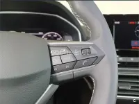 Usado Seat Leon Style 110 CV (80 kW) 2022 Blanco Familiar