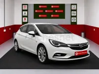Usado Opel Astra Selective 110 CV (80 kW) 2018 Blanco Berlina