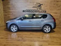 Usado Peugeot 3008 Premium 112 CV (82 kW) 2011 Gris / plata Familiar