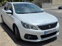 Usado Peugeot 308 Allure 100 CV (73 kW) 2020 Blanco Berlina