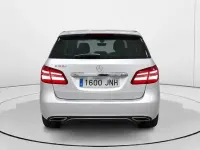 Usado Mercedes B180 109 CV (80 kW) 2016 Gris / plata Utilitario