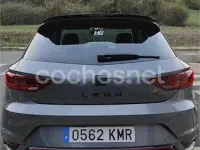 Usado Seat Leon FR 180 CV (132 kW) 2018 Gris / plata Berlina