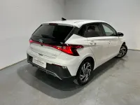Usado Hyundai i20 83 CV (61 kW) 2025 Blanco Utilitario