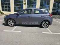 Usado Hyundai i20 84 CV (61 kW) 2016 Gris / plata Berlina