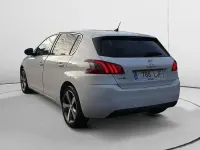 Usado Peugeot 308 Allure 130 CV (95 kW) 2020 Blanco