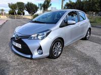 Usado Toyota Yaris Live 69 CV (50 kW) 2015 Gris Utilitario