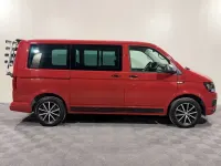 Usado VW Multivan 114 CV (83 kW) 2017 Rojo Monovolumen