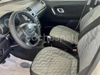 Usado Skoda Fabia 60 CV (44 kW) 2010 Blanco Berlina