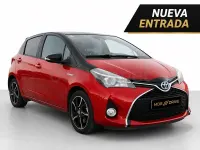 Usado Toyota Yaris Hybrid 100 CV (73 kW) 2016 Granate Berlina