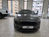 Usado Ford Focus ST-Line 125 CV (91 kW) 2018 Gris / plata Berlina