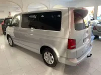 Usado VW Caravelle Comfortline 140 CV (102 kW) 2013 Plateado Van