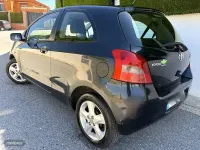 Usado Toyota Yaris 90 CV (66 kW) 2009 Negro Utilitario