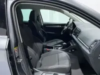 Usado Skoda Karoq Selection 150 CV (110 kW) 2025 Gris / plateado SUV