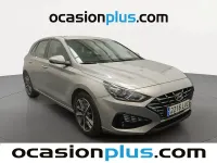Usado Hyundai i30 110 CV (80 kW) 2021 Gris plata Utilitario