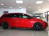 Usado Opel Astra Business 122 CV (89 kW) 2021 Rojo Familiar