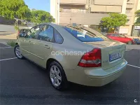Usado Volvo S40 Summum 170 CV (125 kW) 2005 Beige Berlina