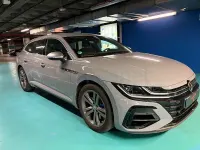 Usado VW Arteon R 320 CV (235 kW) 2024 Gris / plata Familiar