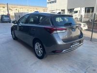 Usado Toyota Auris Business Edition 116 CV (85 kW) 2017 Marrón Utilitario