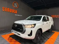 Usado Toyota HiLux 150 CV (110 kW) 2023 Blanco Pickup/Camioneta