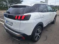 Usado Peugeot 3008 Active 130 CV (95 kW) 2020 Blanco SUV