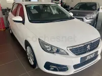 Usado Peugeot 308 Active 100 CV (73 kW) 2020 Blanco Berlina
