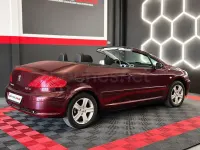 Usado Peugeot 307 CC 110 CV (80 kW) 2004 Granate Descapotable