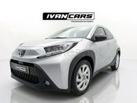 Käytetty Toyota Aygo X Play 72 HP (52 kW) 2023 Harmaa Katumaasturi