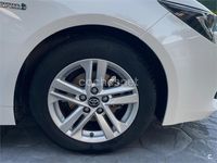 Usado Toyota Corolla Active 122 CV (89 kW) 2019 Blanco Berlina