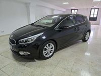 Usado Kia Ceed 90 CV (66 kW) 2014 Negro Utilitario