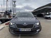 Usado Skoda Superb Ambition 150 CV (110 kW) 2018 Gris / plata Familiar