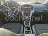 Usado Opel Astra Cosmo 140 CV (102 kW) 2012 Gris / plata Berlina